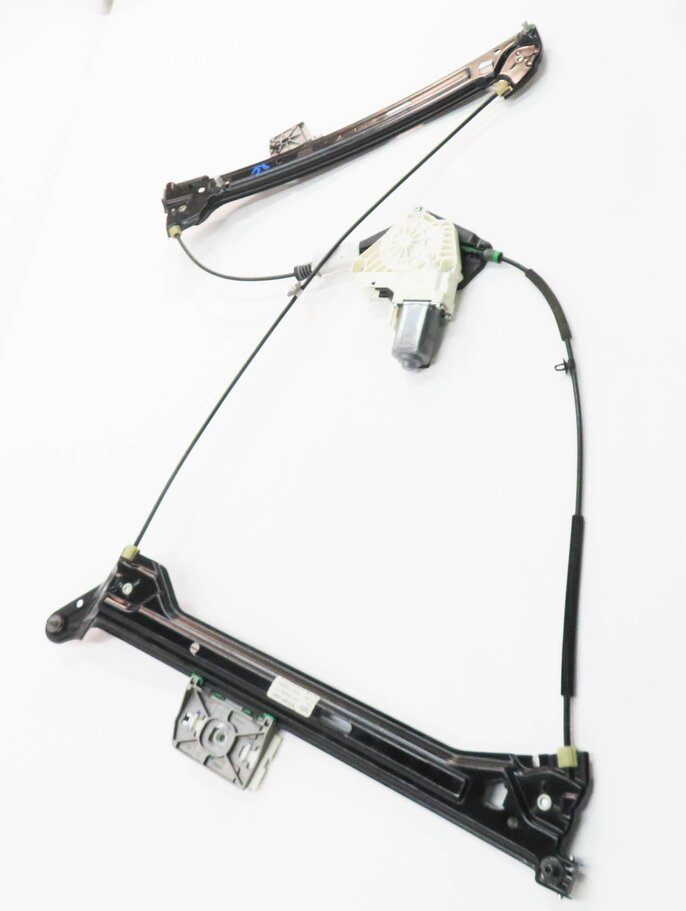 Thumbnail 4: 2013 AUDI S5 (B8 8T) COUPE - RIGHT FRONT PASSENGER DOOR WINDOW REGULATOR & MOTOR