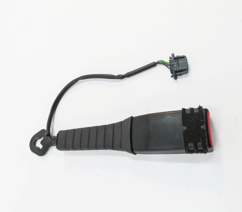 Thumbnail 3: 2009-2017 AUDI A4 A5 S4 S5 RS5 (B8 8K 8T) RIGHT FRONT SEATBELT BUCKLE RECEIVER