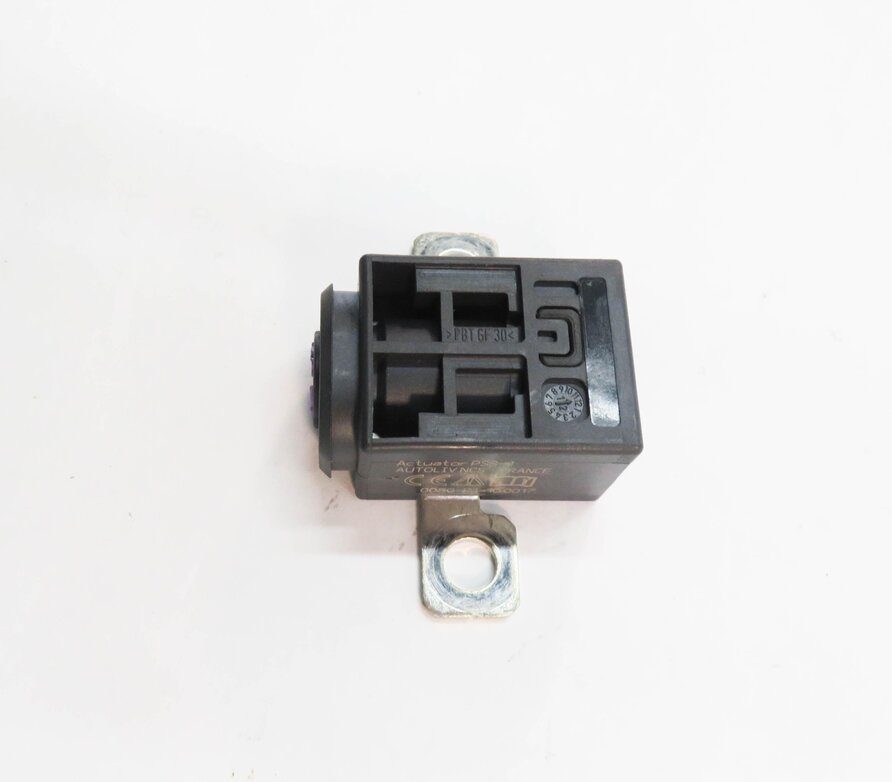 Thumbnail 4: 2013 AUDI S4 (B8 8K) BATTERY OVERLOAD FUSE TERMINAL