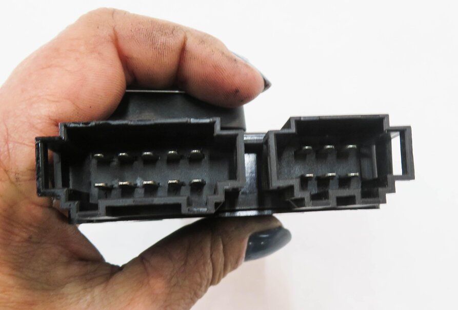 Thumbnail 7: 2013 AUDI S4 (B8 8K) RIGHT FRONT PASSENGER SEAT ADJUSTMENT SWITCH