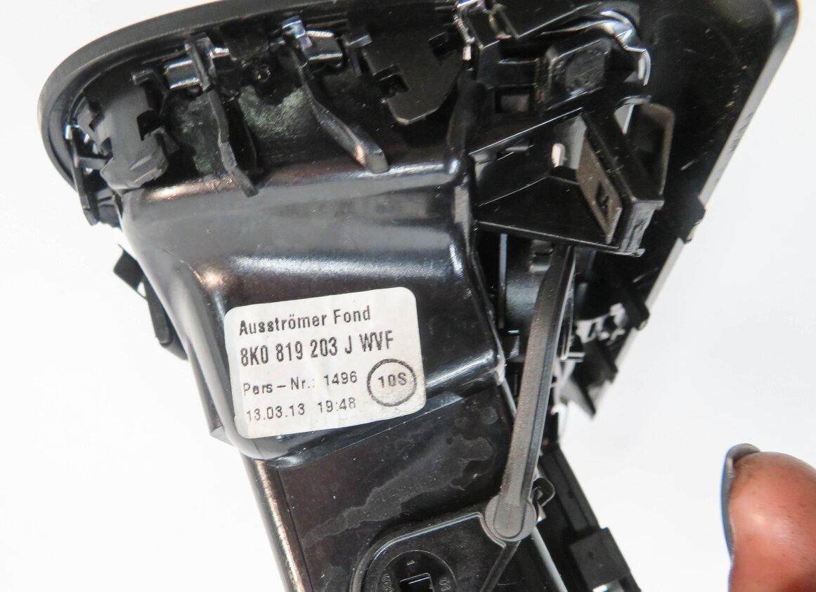 Thumbnail 7: 2013 AUDI S4 (B8 8K) REAR CENTER CONSOLE HEATER A/C AIR VENT