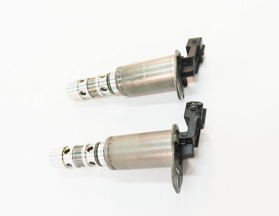 Thumbnail 3: 2012 BMW M3 ///M (E90) 4.0L S65 V8 ENGINE - VVT TIMING SOLENOID SET-2