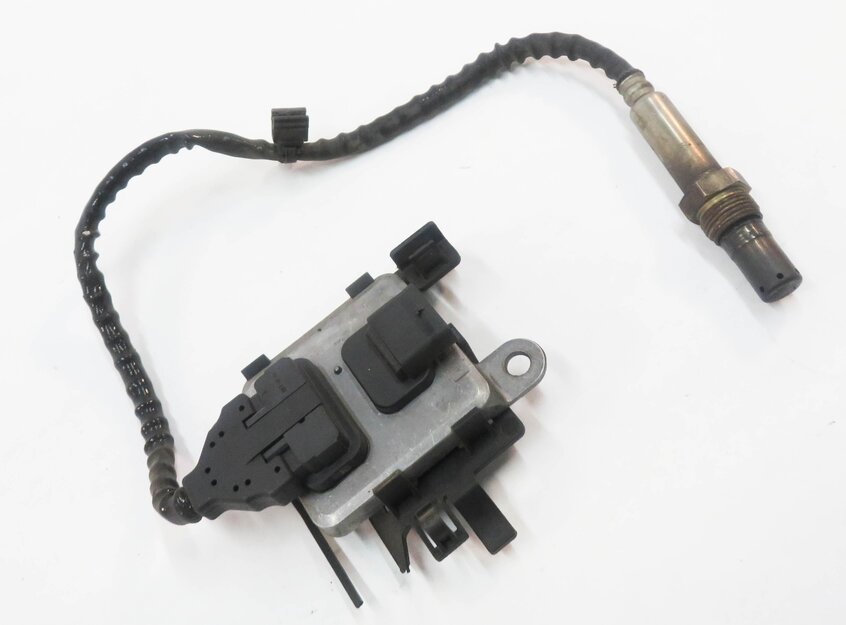 2009 BMW X5 (E70) DIESEL - LOWER NITROGEN OXIDE NOX SENSOR MODULE