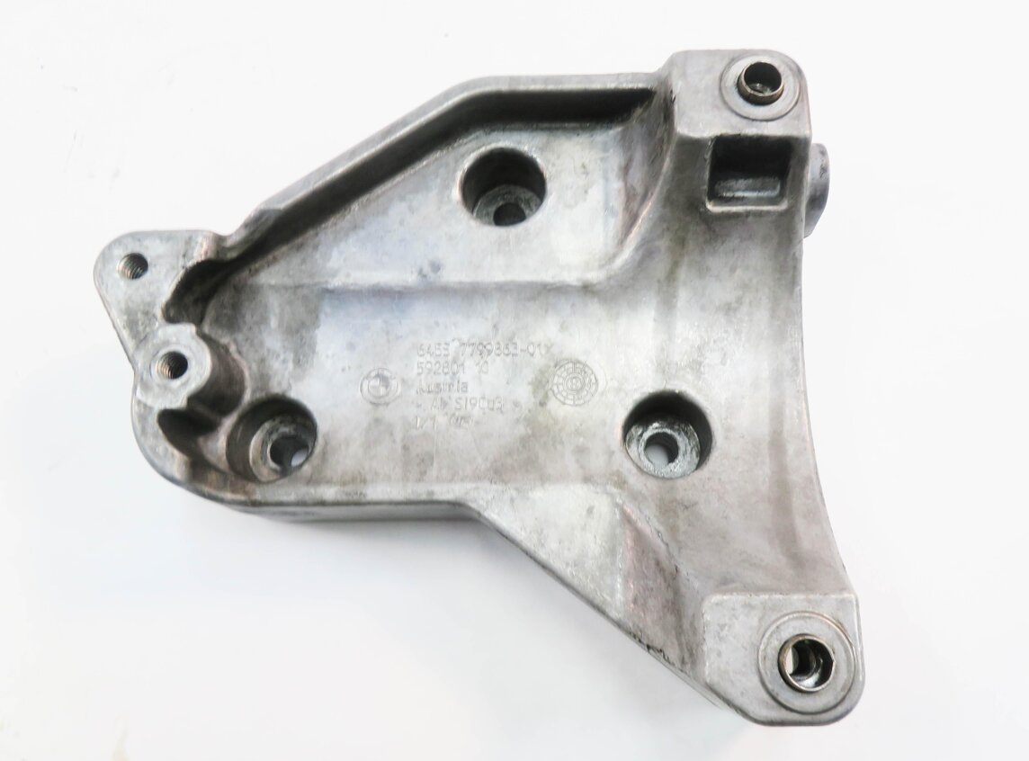 Thumbnail 2: 2009 BMW X5 (E70) 3.0L M57Y DIESEL ENGINE - A/C COMPRESSOR MOUNT BRACKET