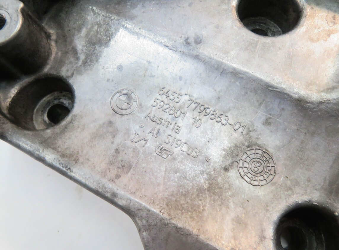 Thumbnail 6: 2009 BMW X5 (E70) 3.0L M57Y DIESEL ENGINE - A/C COMPRESSOR MOUNT BRACKET