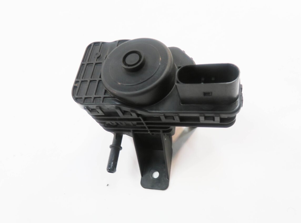 Thumbnail 2: 2009-2011 BMW X5 335D (E70 E90) 3.0L M57Y DIESEL EMISSION FLUID TRANSFER PUMP
