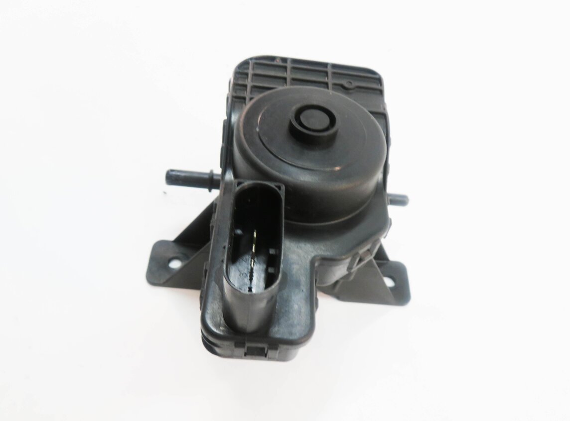 Thumbnail 3: 2009-2011 BMW X5 335D (E70 E90) 3.0L M57Y DIESEL EMISSION FLUID TRANSFER PUMP