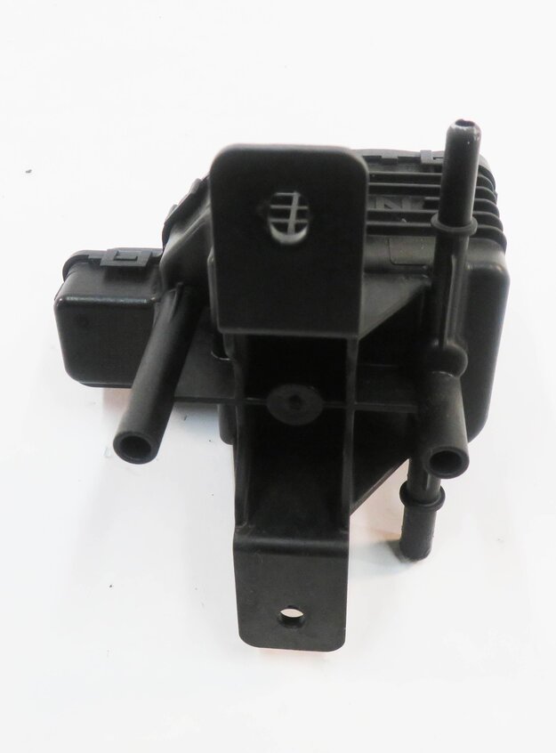 Thumbnail 6: 2009-2011 BMW X5 335D (E70 E90) 3.0L M57Y DIESEL EMISSION FLUID TRANSFER PUMP