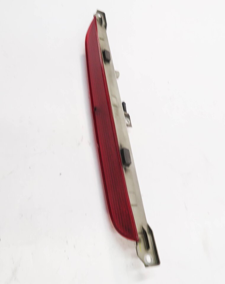 Thumbnail 4: 2009 BMW X5 (E70) REAR 3rd THIRD BRAKE LIGHT LAMP