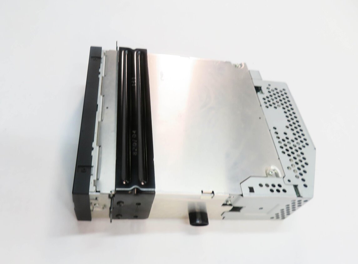 Thumbnail 3: 2008-2010 BMW 750i X5 X6 Z4 (F01 E70 E71 E89) VIDEO PLAYER 6-DISC DVD CHANGER