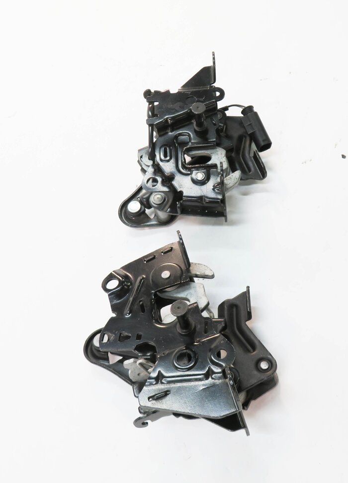 Thumbnail 3: 2011 BMW 535i (F10) FRONT LEFT & RIGHT LOWER HOOD LOCK LATCH SET-2