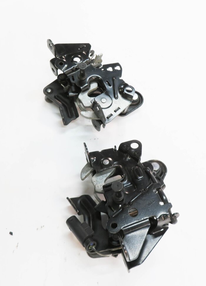 Thumbnail 4: 2011 BMW 535i (F10) FRONT LEFT & RIGHT LOWER HOOD LOCK LATCH SET-2