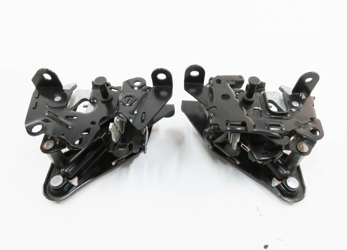 Thumbnail 5: 2011 BMW 535i (F10) FRONT LEFT & RIGHT LOWER HOOD LOCK LATCH SET-2