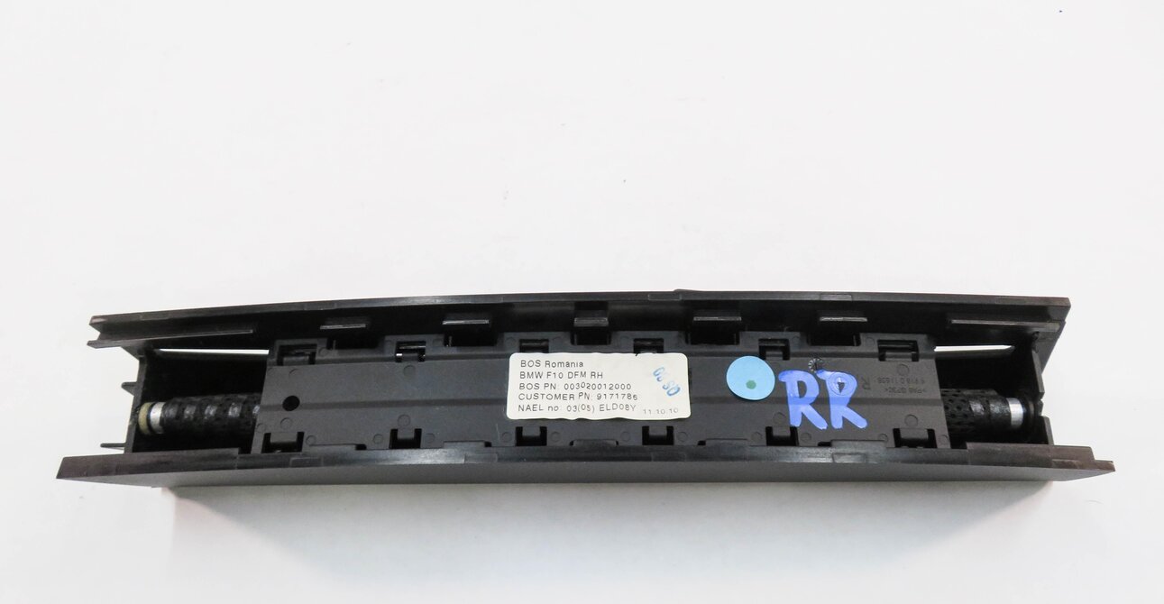 Thumbnail 6: 11-16 BMW 528i 535i 550i (F10) RIGHT REAR DOOR QUARTER VENT WINDOW PRIVACY SHADE