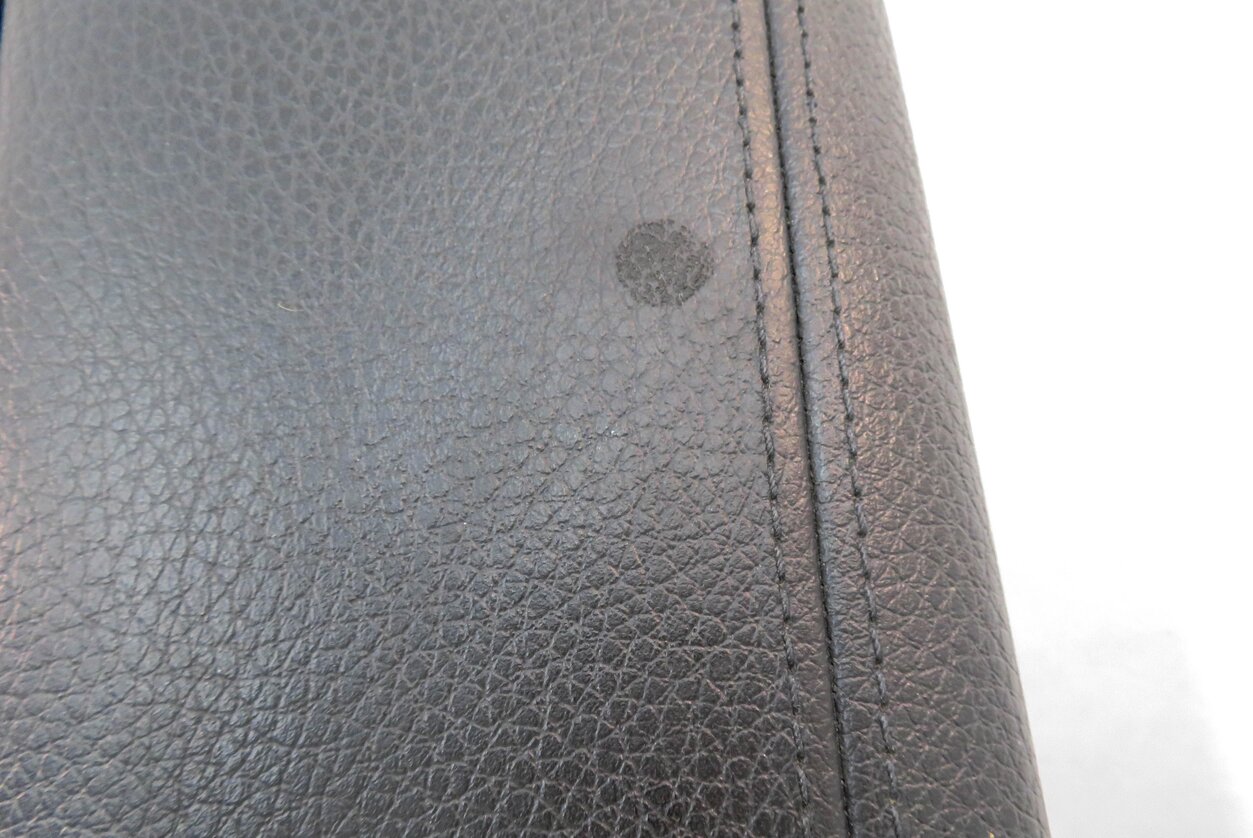 Thumbnail 9: 2011 BMW 528i 535i 550i (F10) FRONT CENTER CONSOLE ARM REST LID (BLACK LEATHER)