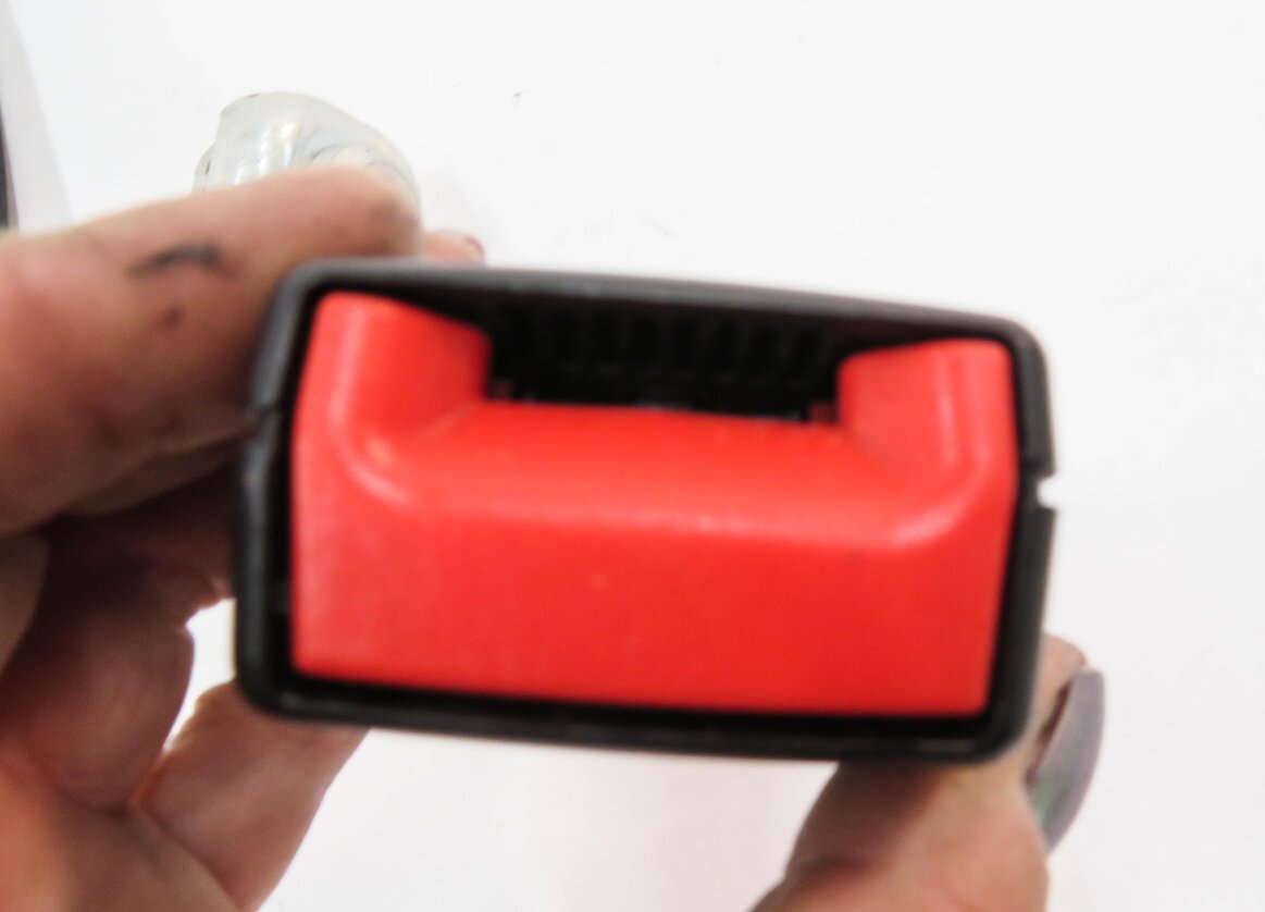 Thumbnail 6: 2011 BMW 535i (F10) REAR SEAT SEATBELT BUCKLE RECEIVER SET-3 (BLACK)