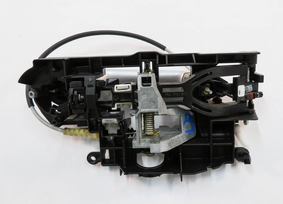 Thumbnail 6: 2011-2016 BMW 528i 535i 550i M5 (F10) LEFT REAR DOOR HANDLE w/ LIGHT (SILVER)
