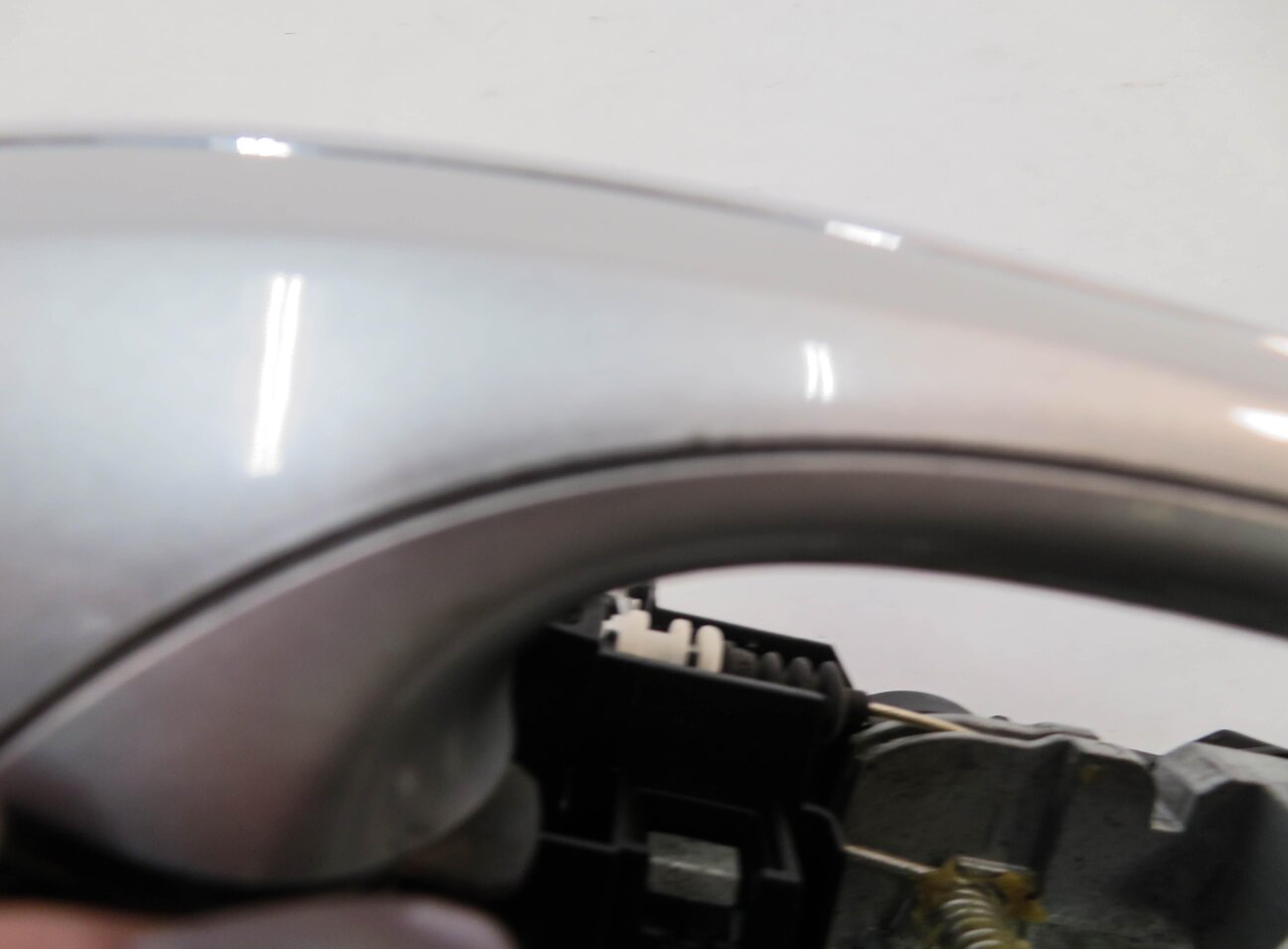 Thumbnail 7: 2011-2016 BMW 528i 535i 550i M5 (F10) LEFT REAR DOOR HANDLE w/ LIGHT (SILVER)