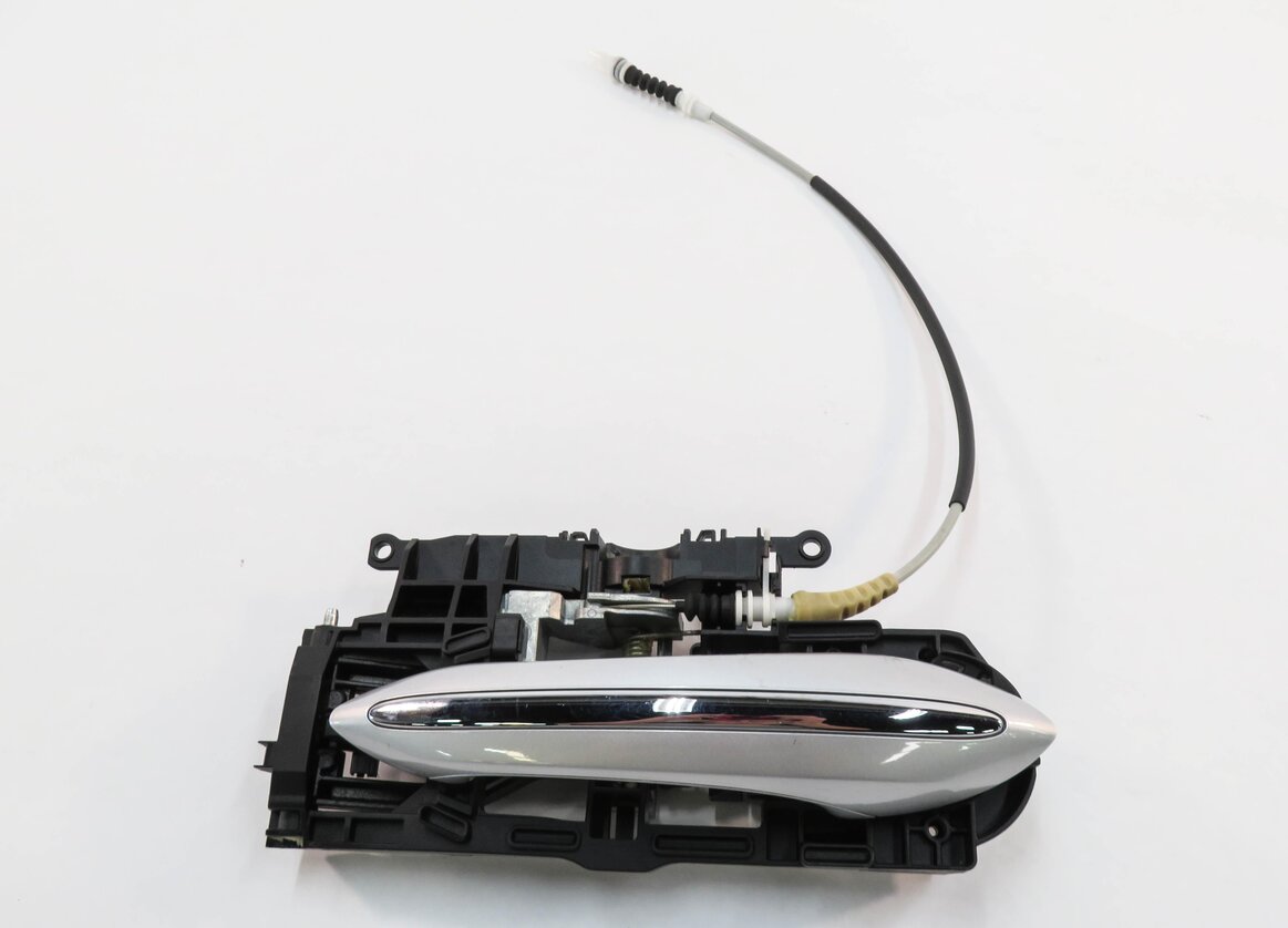 Thumbnail 2: 2011-2016 BMW 528i 535i 550i M5 (F10) RIGHT REAR DOOR HANDLE w/ LIGHT (SILVER)