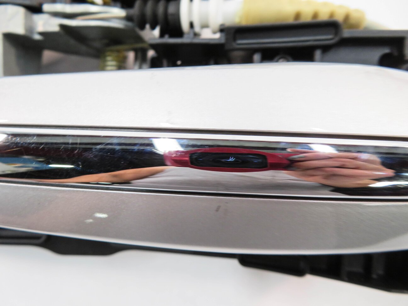 Thumbnail 8: 2011-2016 BMW 528i 535i 550i M5 (F10) RIGHT REAR DOOR HANDLE w/ LIGHT (SILVER)