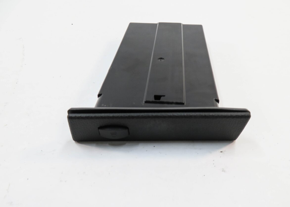 Thumbnail 2: 2006 BMW 530i (E60) RIGHT FRONT PASSENGER DASH CUP HOLDER