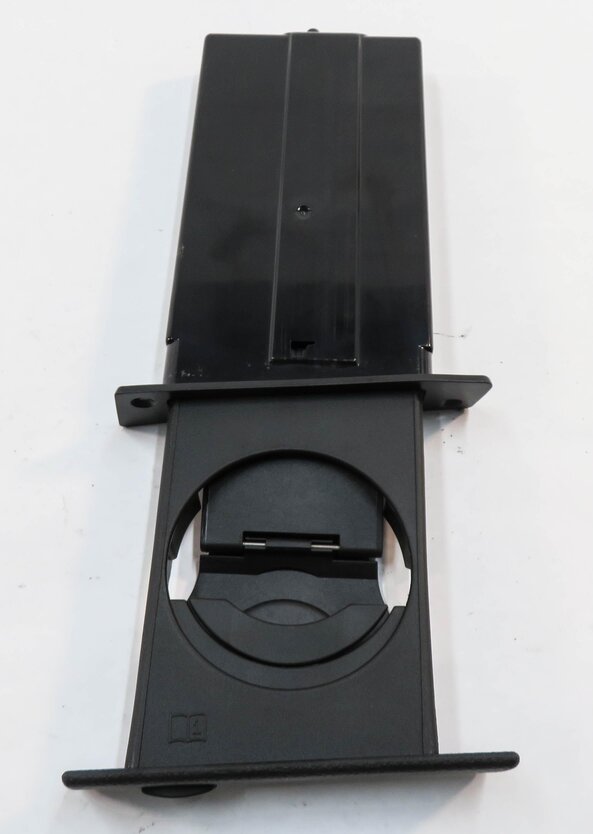Thumbnail 5: 2006 BMW 530i (E60) RIGHT FRONT PASSENGER DASH CUP HOLDER