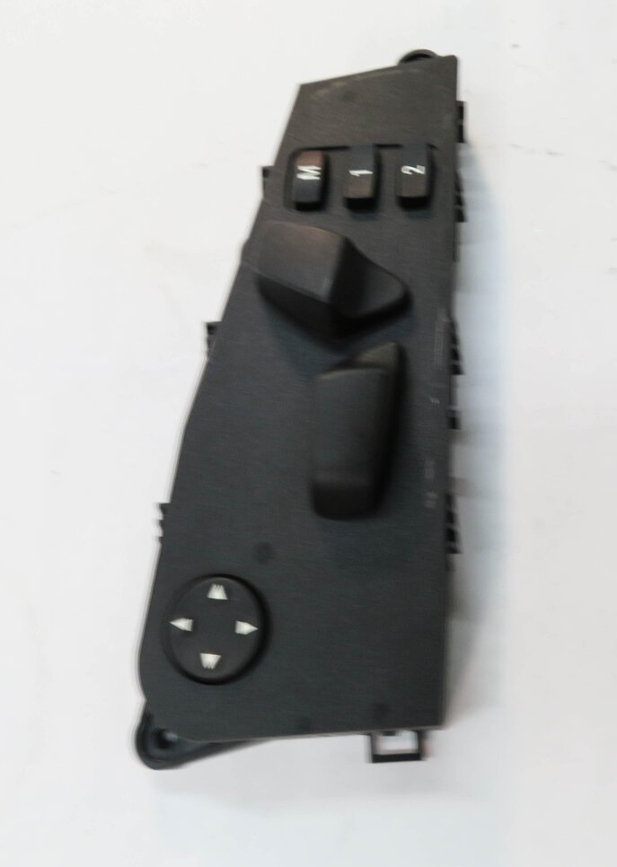 Thumbnail 3: 2006 BMW 530i (E60) LEFT FRONT DRIVER MEMORY SEAT ADJUSTMENT SWITCH