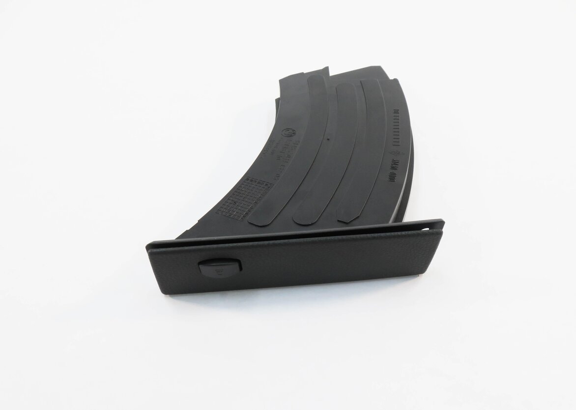 Thumbnail 2: 2006 BMW 530i (E60) LEFT FRONT DRIVER DASH CUP HOLDER
