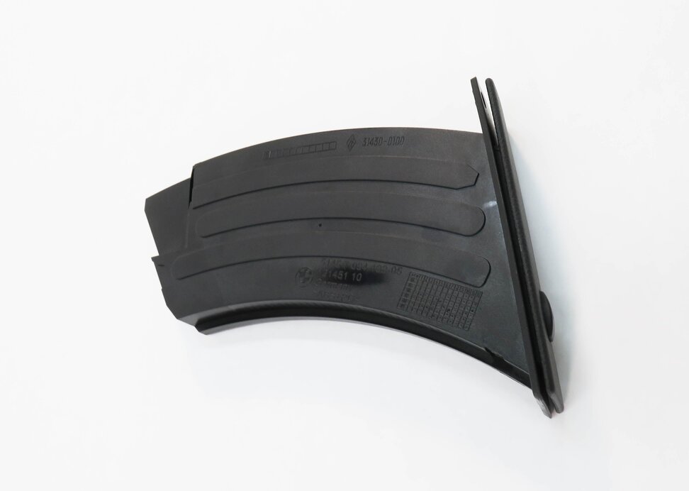 Thumbnail 3: 2006 BMW 530i (E60) LEFT FRONT DRIVER DASH CUP HOLDER