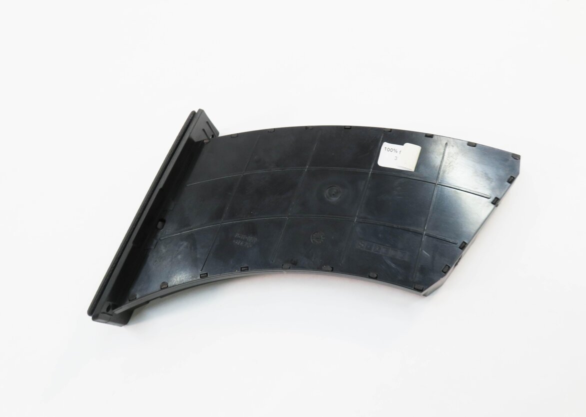 Thumbnail 6: 2006 BMW 530i (E60) LEFT FRONT DRIVER DASH CUP HOLDER
