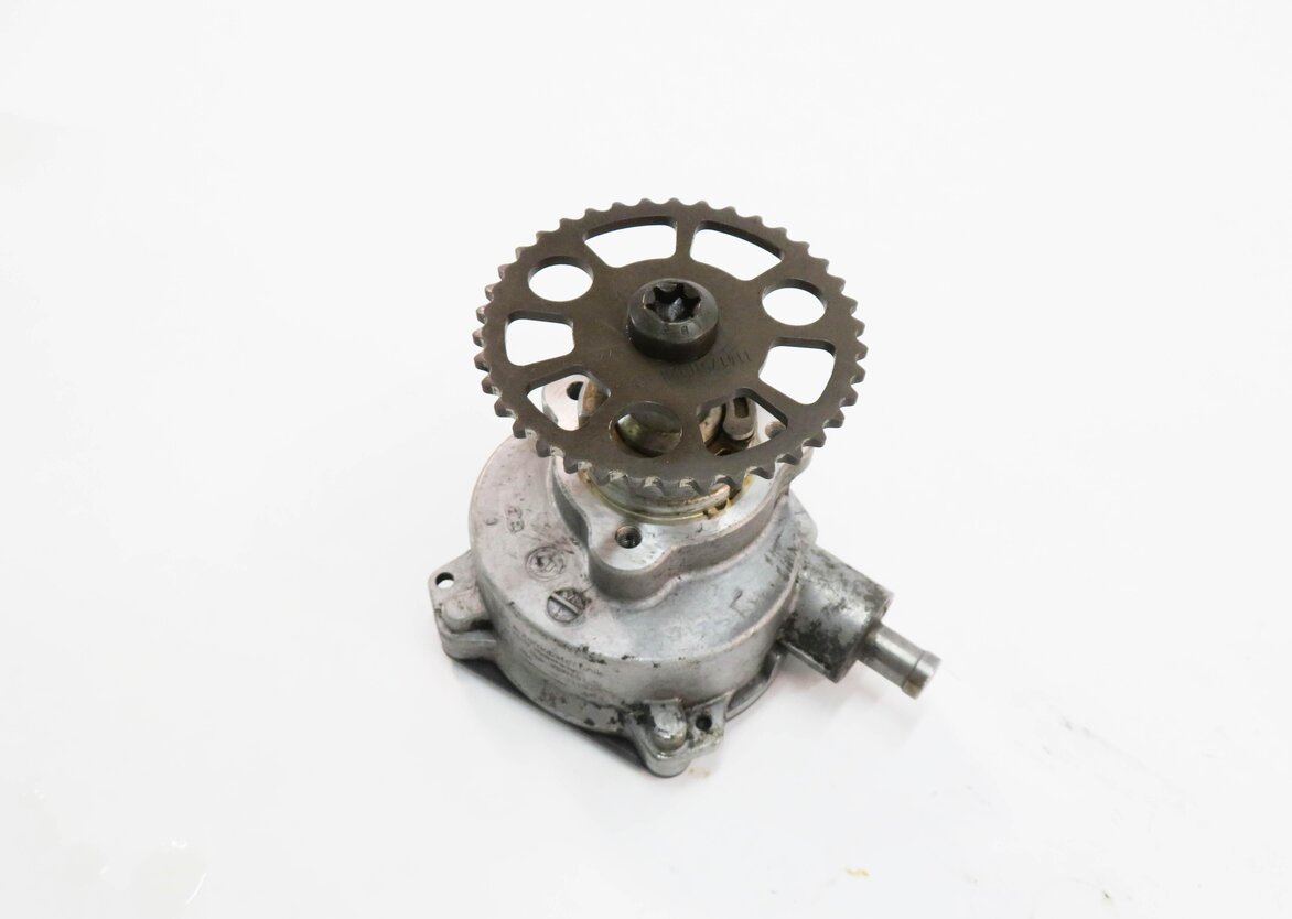 2006-2008 BMW Z4 325i 330i 525i 530i (E85 E60 E90) 3.0L ENGINE BRAKE VACUUM PUMP