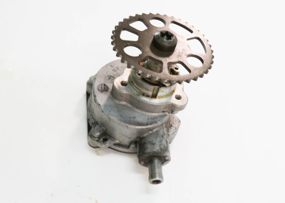 Thumbnail 3: 2006-2008 BMW Z4 325i 330i 525i 530i (E85 E60 E90) 3.0L ENGINE BRAKE VACUUM PUMP