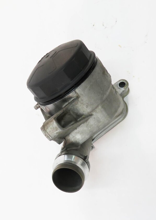Thumbnail 4: 2006 BMW 530i (E60) 3.0L N52 ENGINE - OIL FILTER HOUSING