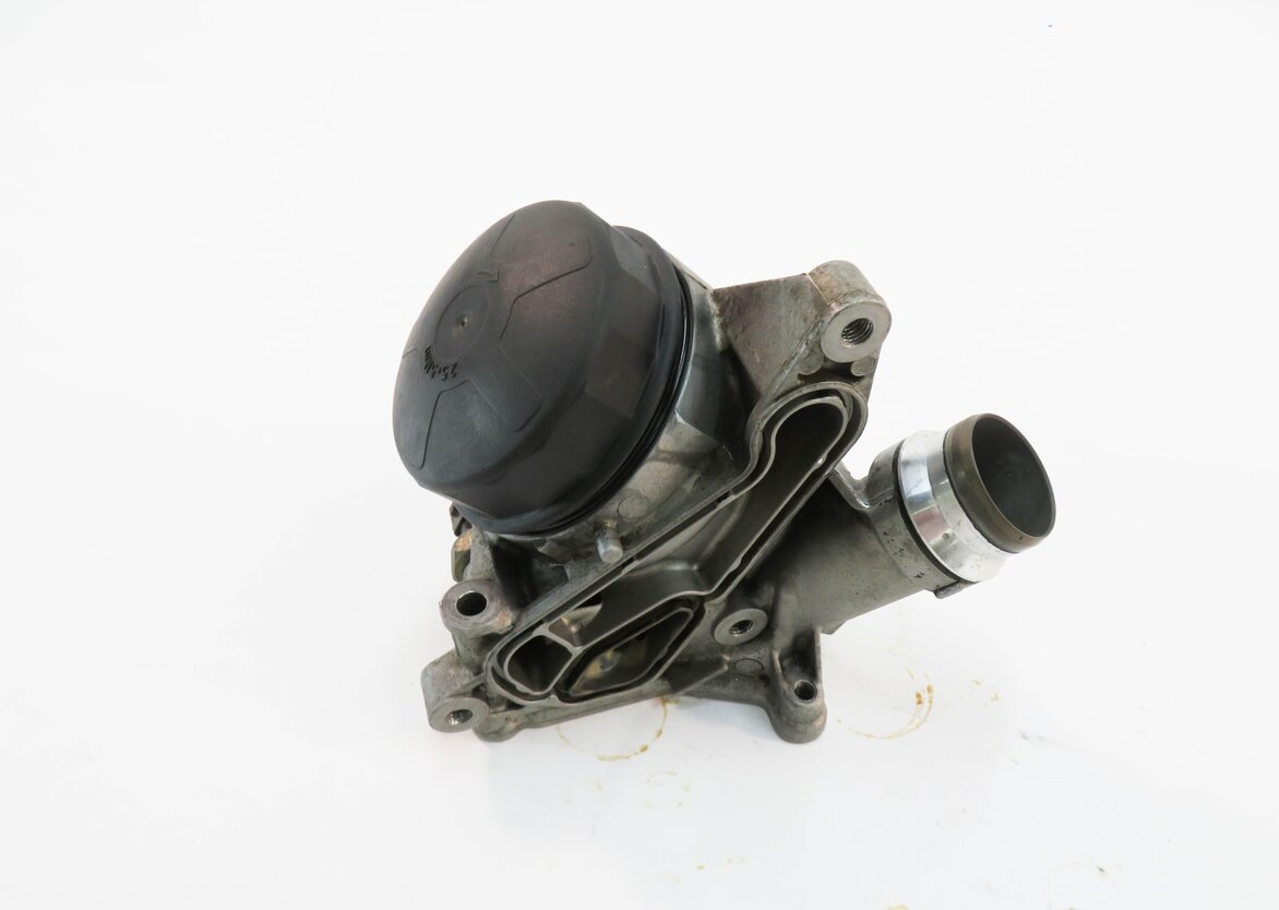 Thumbnail 5: 2006 BMW 530i (E60) 3.0L N52 ENGINE - OIL FILTER HOUSING