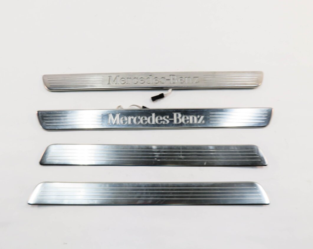 Thumbnail 2: 2013 MERCEDES GL450 (X166) FRONT & REAR LIGHT UP DOOR SILL TRIM SET-4