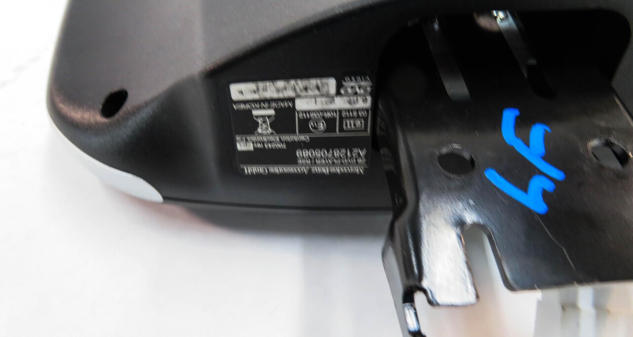 Thumbnail 9: 11-19 MERCEDES E GL ML S CLASS - REAR ENTERTAINMENT HEADREST VIDEO SCREEN