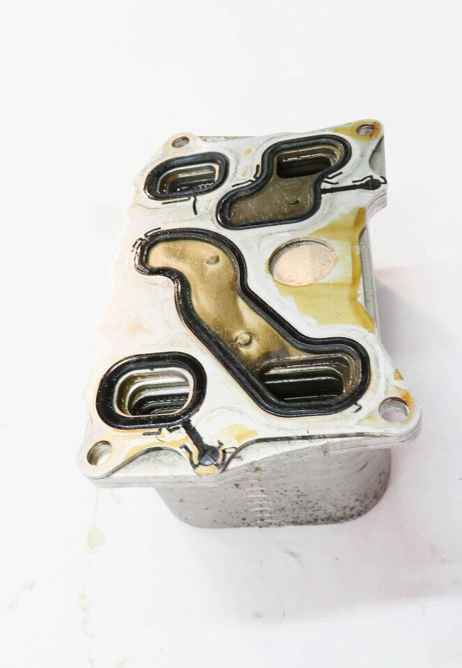 Thumbnail 5: 2011-2020 MERCEDES CL550 E550 GL450 GL550 ML550 S550 SL550 - ENGINE OIL COOLER