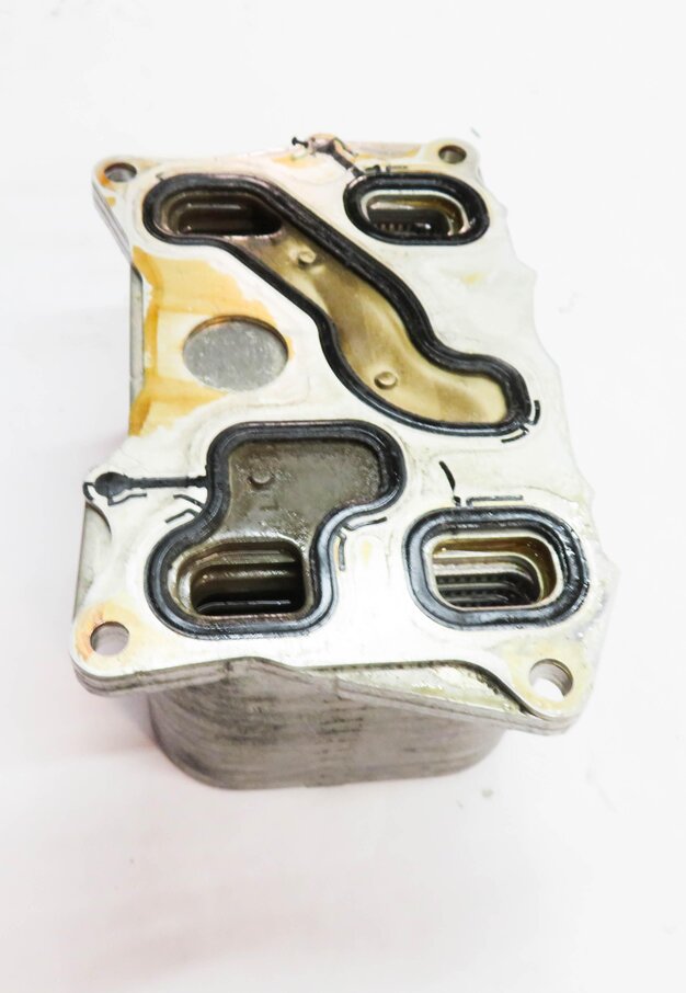 Thumbnail 6: 2011-2020 MERCEDES CL550 E550 GL450 GL550 ML550 S550 SL550 - ENGINE OIL COOLER