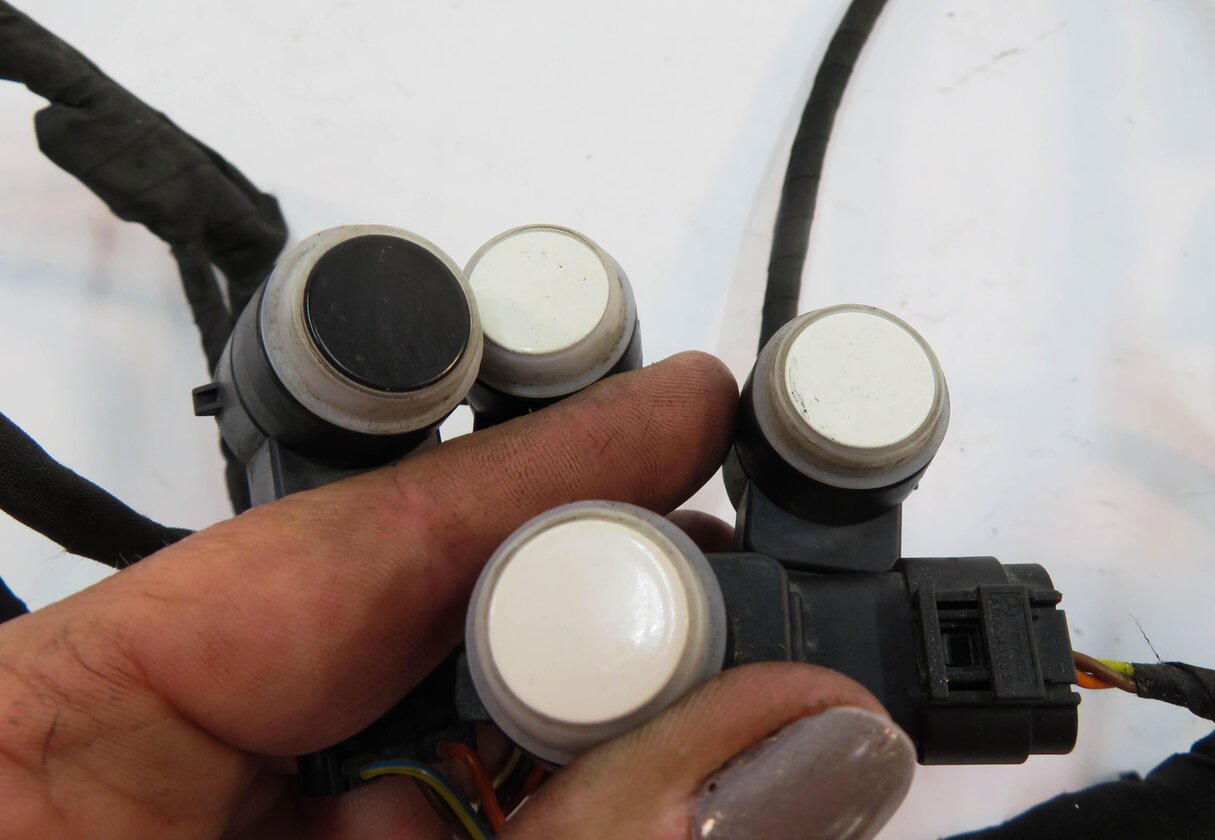 Thumbnail 7: 2013 MERCEDES GL450 (X166) FRONT PDC PARK DISTANCE SENSOR SET w/ HARNESS (SHITE)