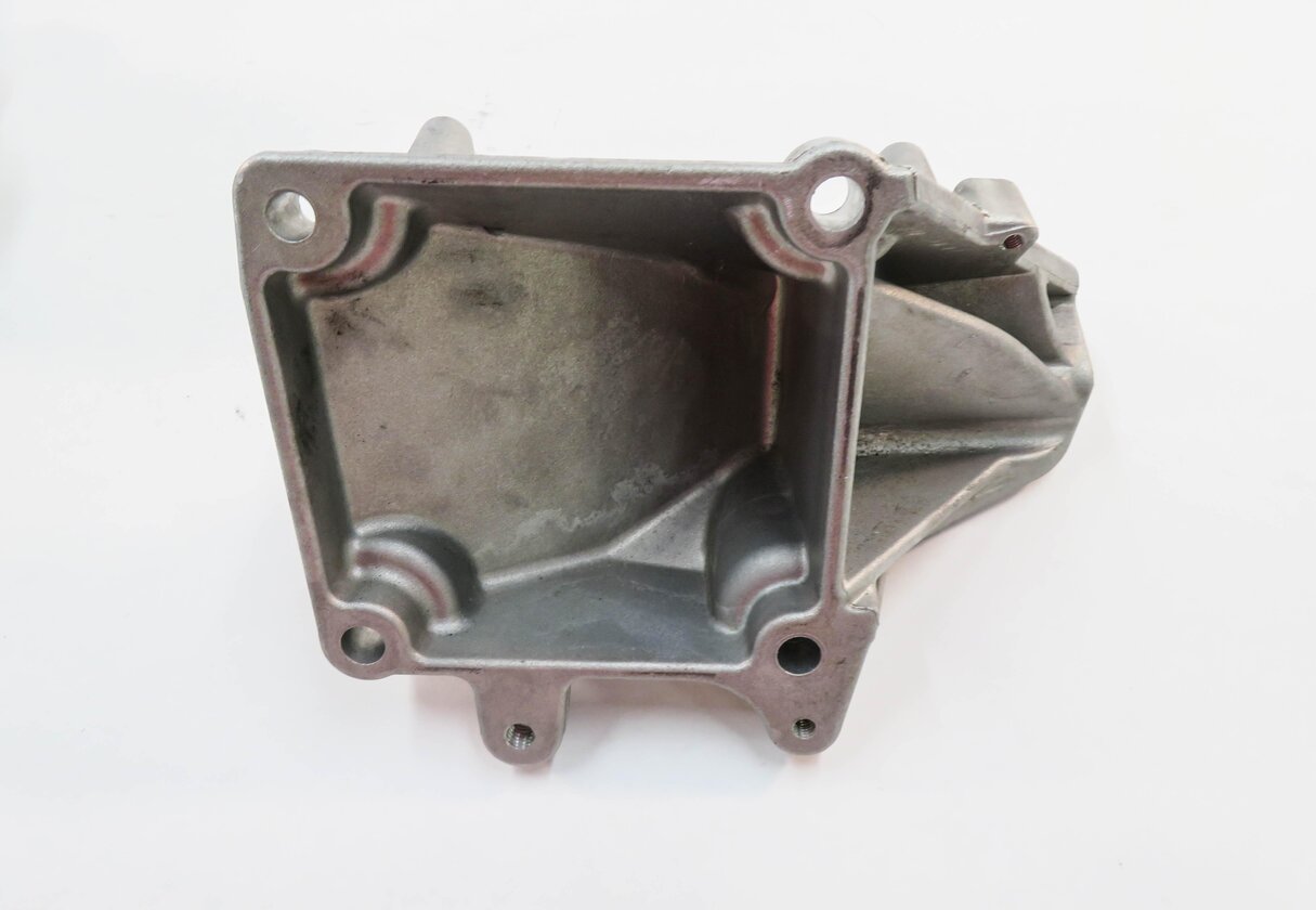 Thumbnail 6: 2013 MERCEDES GL450 (X166) 4.6L M278 ENGINE - RIGHT MOTOR MOUNT BRACKET SET-2