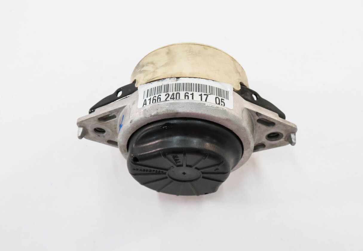 Thumbnail 7: 2013 MERCEDES GL450 (X166) 4.6L M278 ENGINE - RIGHT MOTOR MOUNT BRACKET SET-2