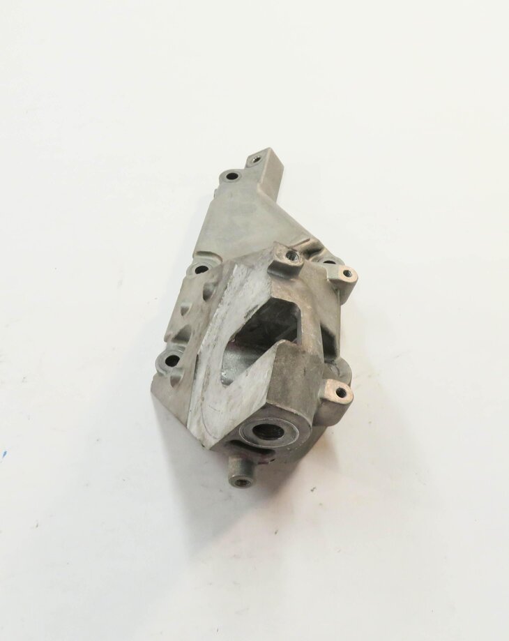 Thumbnail 4: 2013 MERCEDES GL450 (X166) 4.6L M278 ENGINE - LEFT MOTOR MOUNT BRACKET SET-2