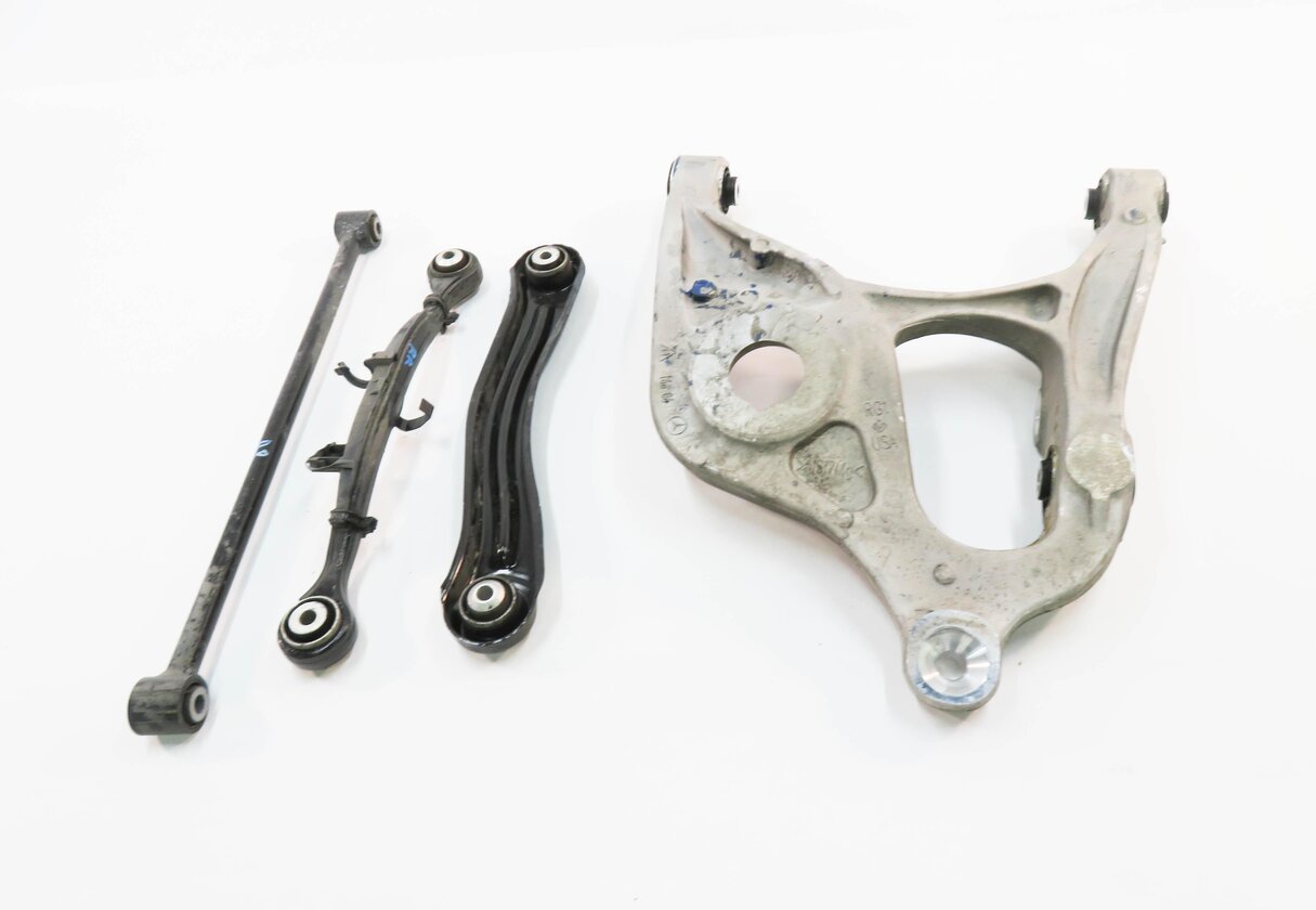 Thumbnail 2: 12-19 MERCEDES GL350 GL450 GL550 ML350 (W166 X166) RIGHT REAR CONTROL ARM SET