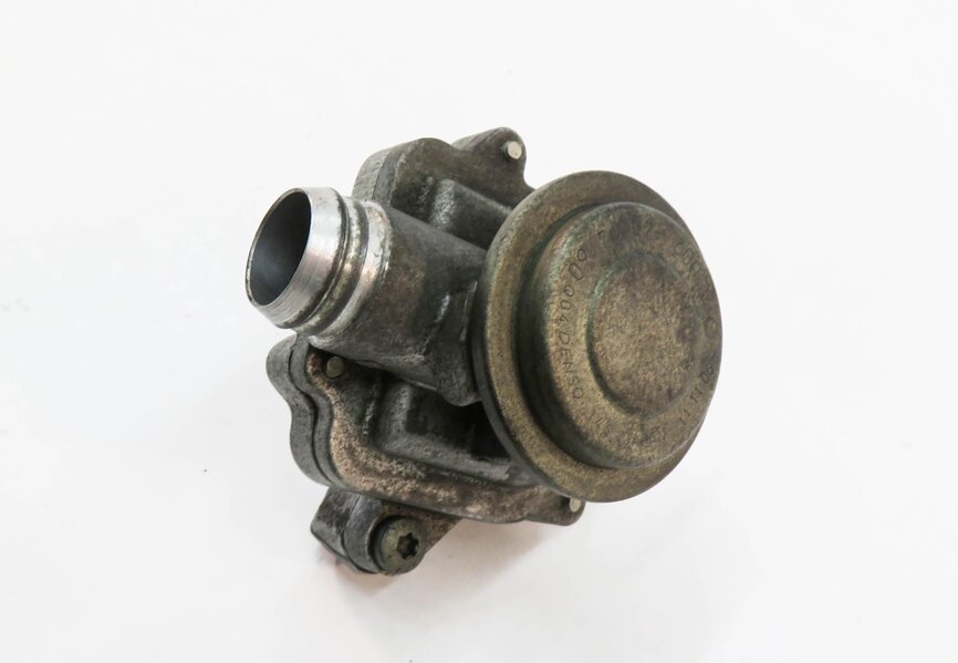 Thumbnail 2: 2007 MERCEDES GL450 (X164) 4.6L M273 V8 ENGINE - LEFT EGR AIR CHECK VALVE