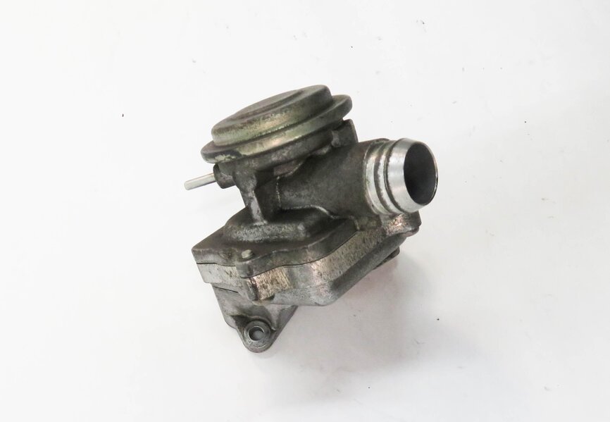 Thumbnail 3: 2007 MERCEDES GL450 (X164) 4.6L M273 V8 ENGINE - LEFT EGR AIR CHECK VALVE