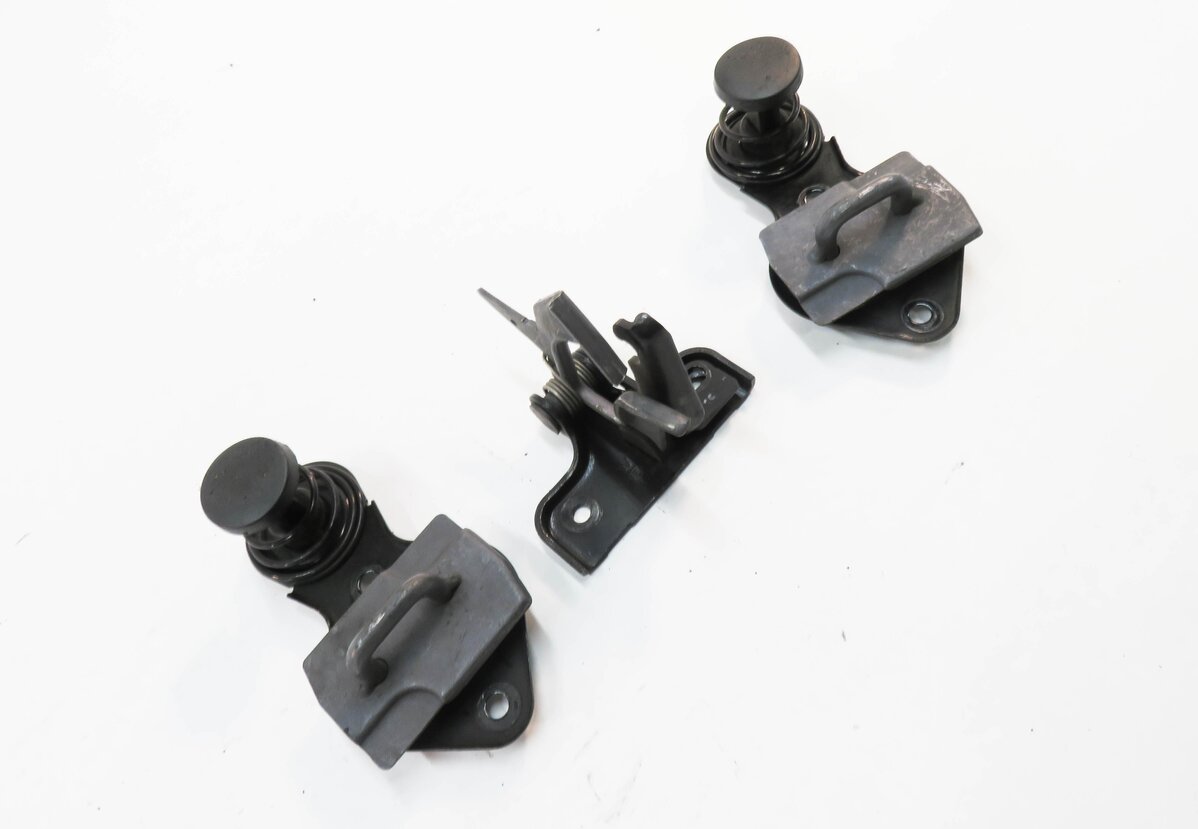 2007 MERCEDES GL450 (X164) FRONT HOOD SAFETY LATCH STRIKER SPRING SET-3