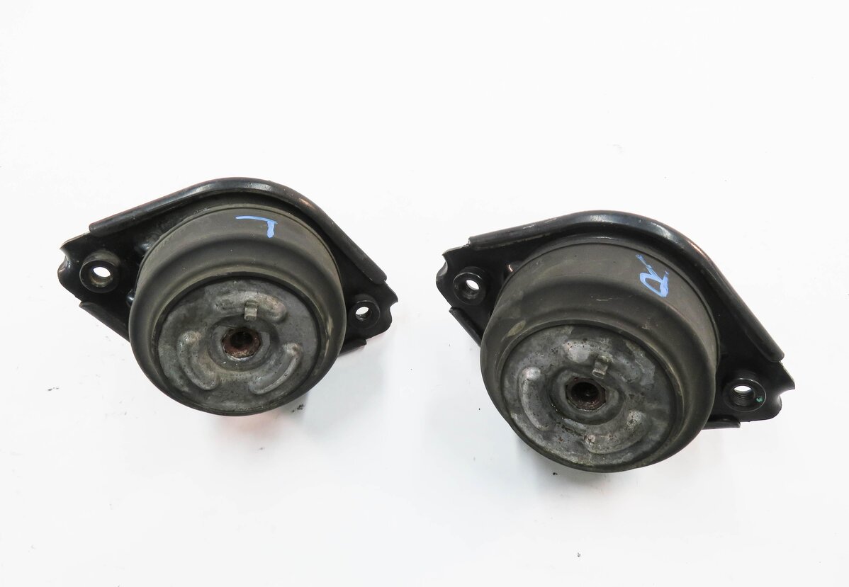 Thumbnail 2: 2007 MERCEDES GL450 (X164) 4.6L M273 V8 ENGINE - LEFT & RIGHT MOTOR MOUNT SET-2