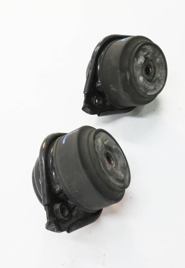 Thumbnail 4: 2007 MERCEDES GL450 (X164) 4.6L M273 V8 ENGINE - LEFT & RIGHT MOTOR MOUNT SET-2