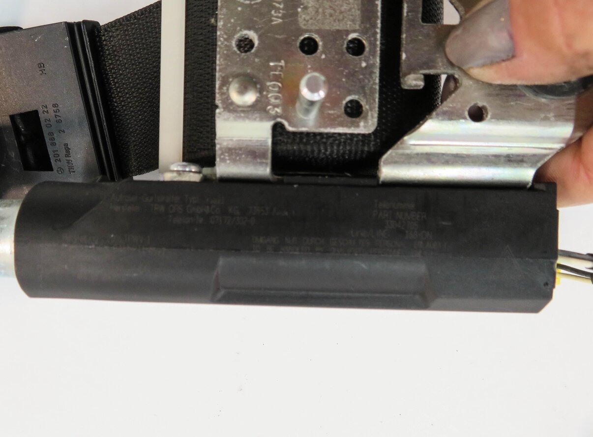 Thumbnail 6: 2007 MERCEDES GL450 (X164) REAR 2nd ROW SEAT - RIGHT SEATBELT RETRACTOR (BLACK)