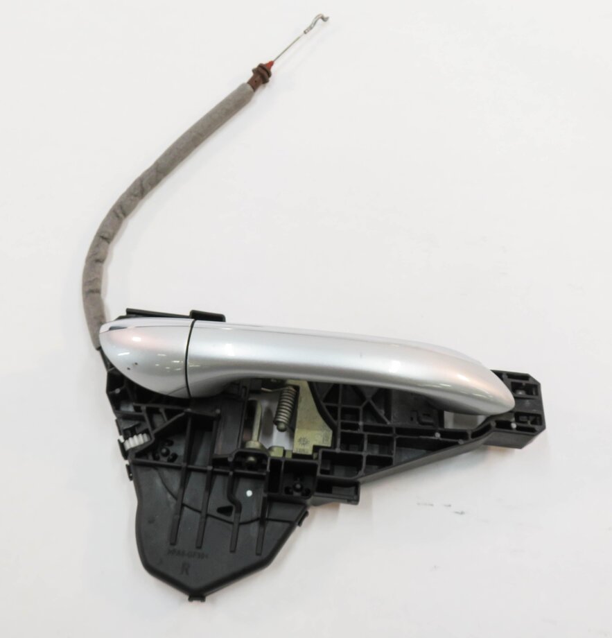 Thumbnail 2: 2007 MERCEDES GL450 (X164) RIGHT FRONT PASSENGER DOOR HANDLE (IRIDIUM SILVER)